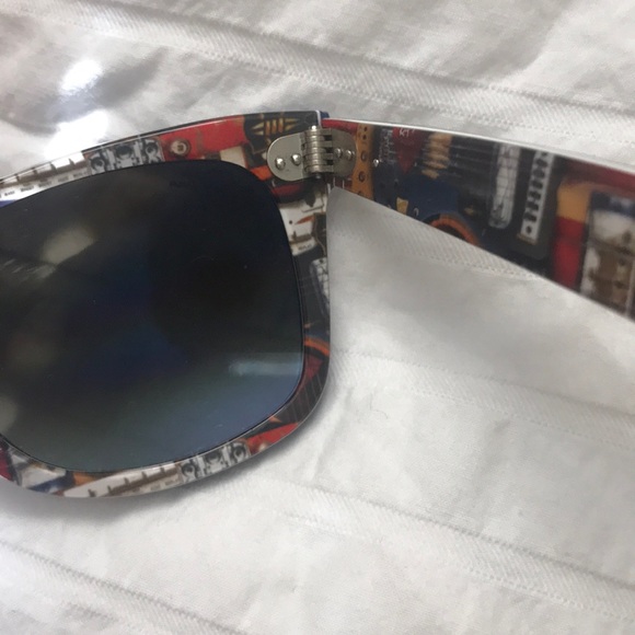 Limited Edition Raybans - Picture 2 of 3
